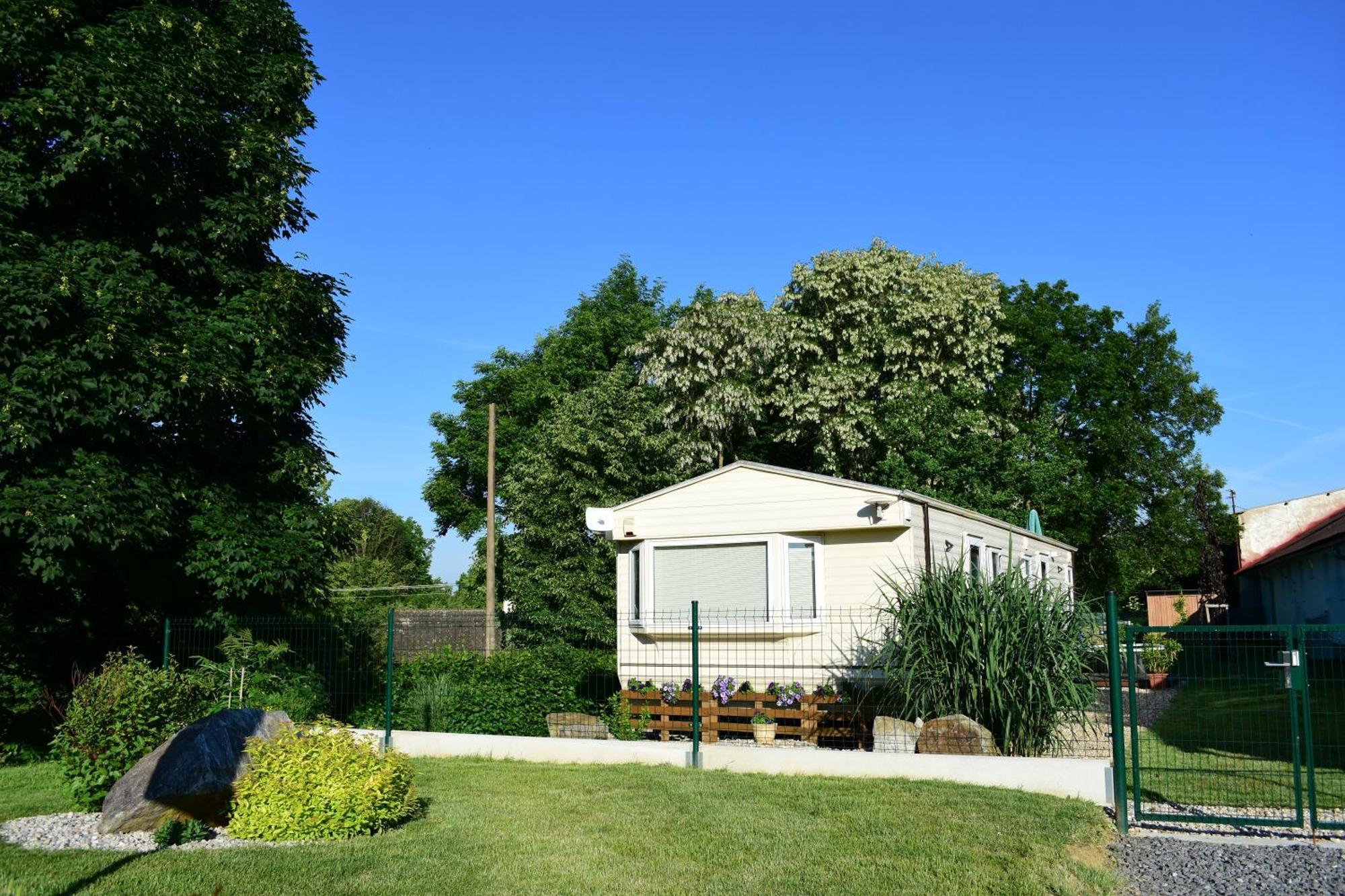 Ubytovani Levandule Villa Kosin Esterno foto